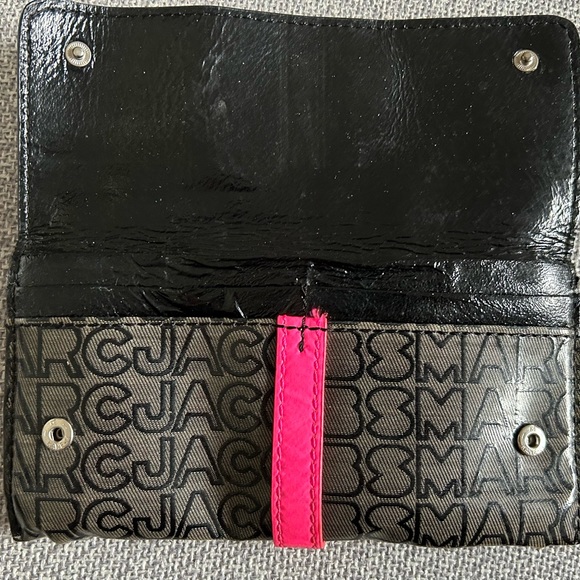 Marc by Marc Jacobs Wallet - Picture 2 of 4